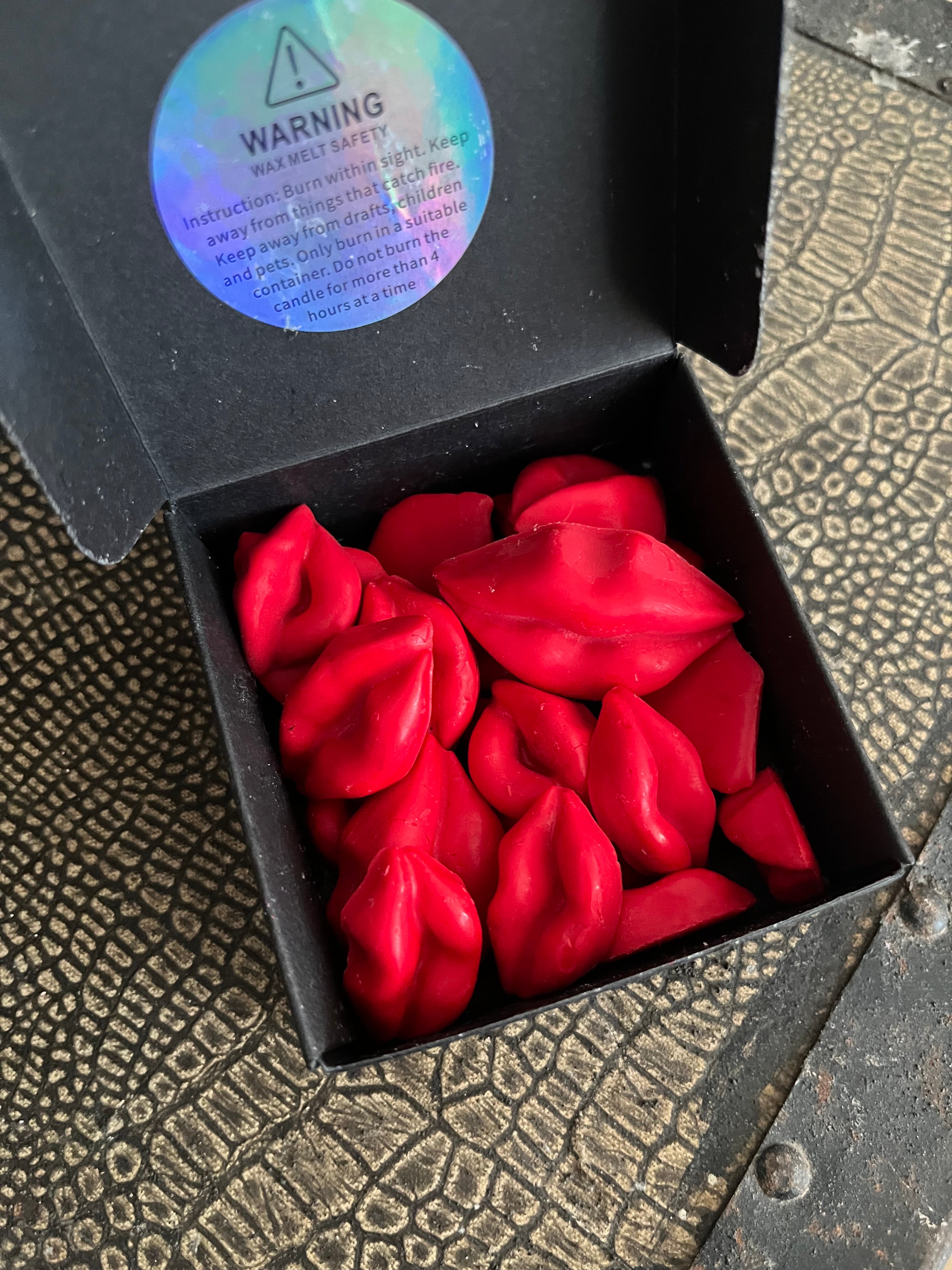 ‘Scent with a Kiss’ 2oz Pack of Golden Soy Wax, Vegan Scented Premium Lip Shaped Melts